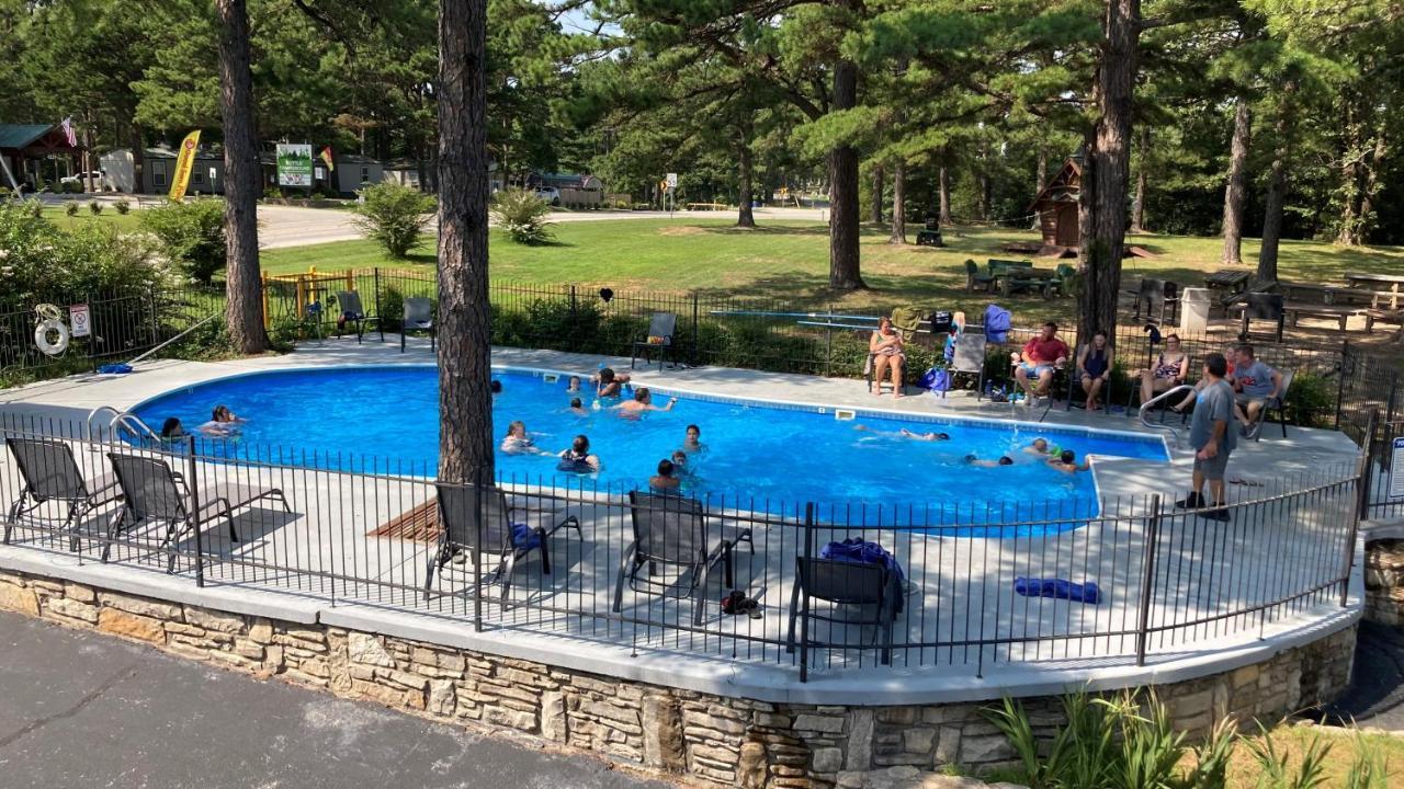 Country Mountain Inn Eureka Springs Eksteriør billede